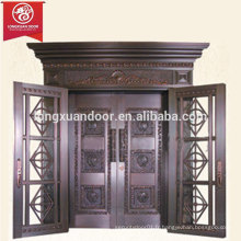 Porte d&#39;entrée de luxe en bois ou à usage professionnel en bronze, portes battantes en cuivre double feuille